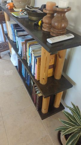 ספריה מעץ מלא