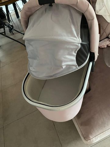 אמבטיה של Uppababy