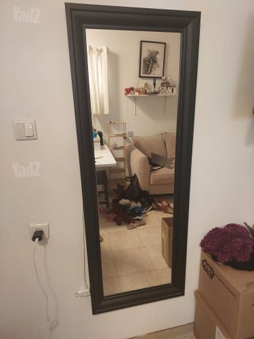 מראה תלויה