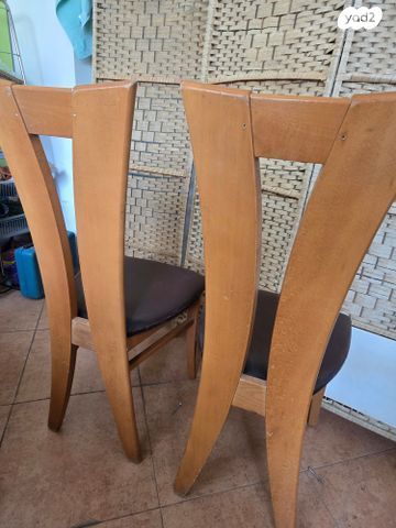 שני כיסאות פינת אוכל עפיפייה