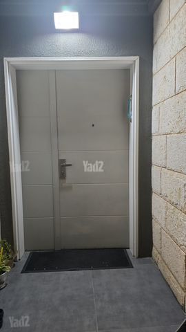 דלת כניסה