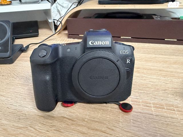 מצלמה canon eos r