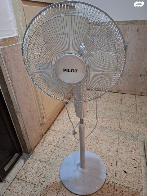 מאוורר גדול על העמוד PILOT