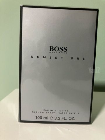 בושם Hugo Boss Number One סגור