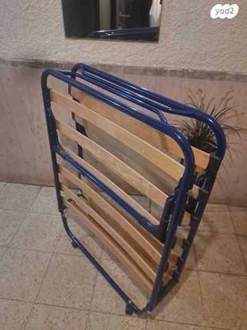 מיטה מתקפלת