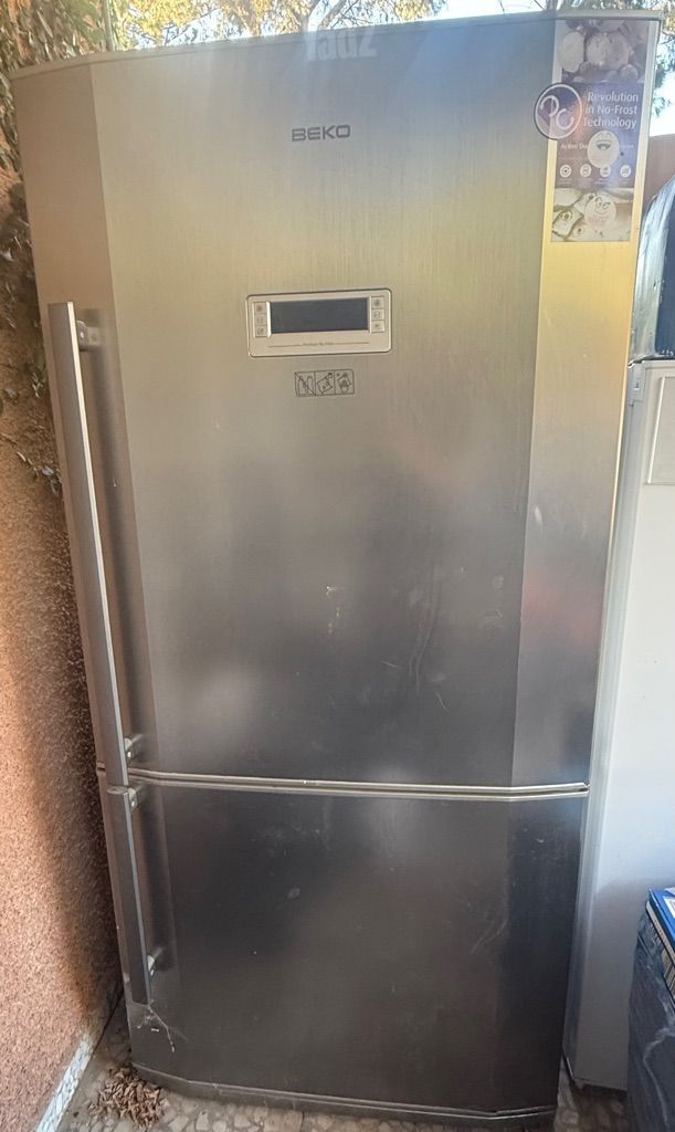 מקרר מנירוסטה