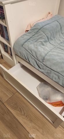 מיטה מעץ מלא house in