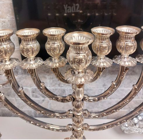 חנוכיה כסף