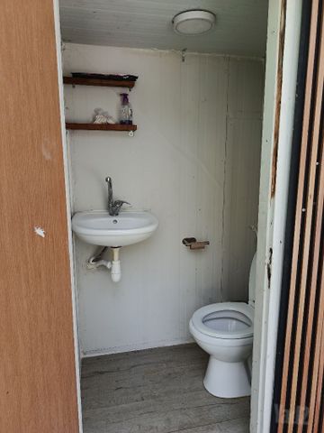 תא שירותים