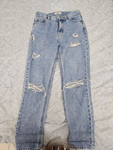 גינס PULL&BEAR