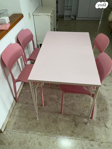 שולחן מתכת ורוד