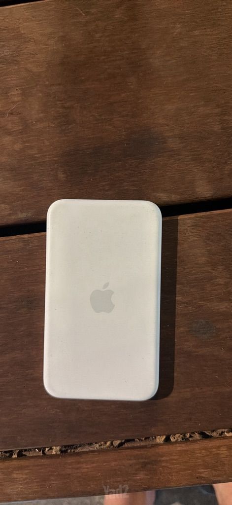 סוללה ניידת MagSafe