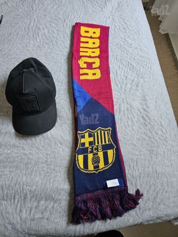 כובע וצעיף של Barcelona