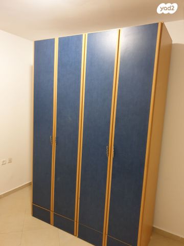 ארון בגדים