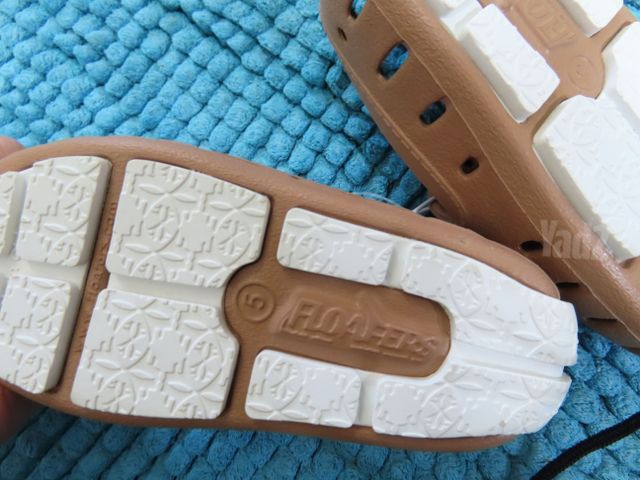 נעלי FLOAFERS
