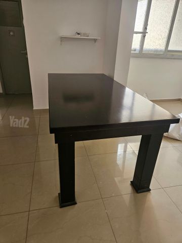 שולחן אוכל