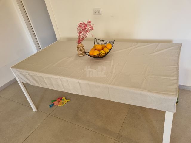 שולחן אוכל