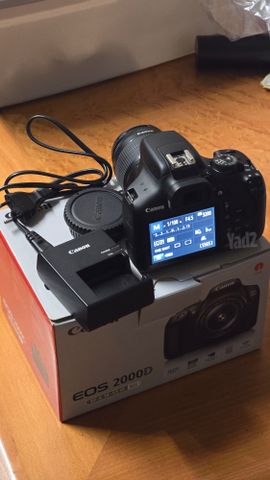 מצלמה Canon EOS 2000D DSLR