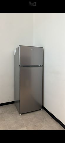 מקרר Midea במצב חדש