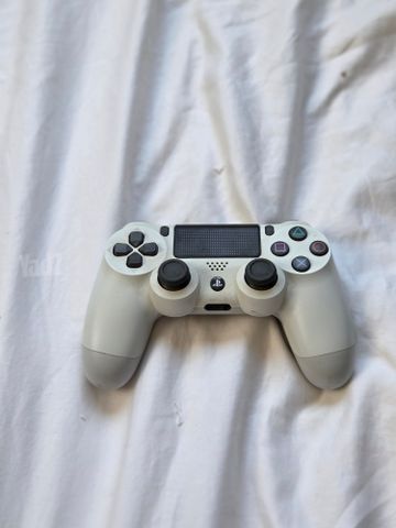 שלט PS4 לבן מקורי