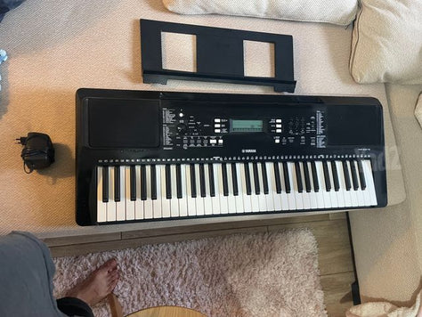 אורגנית Yamaha PSR-E373