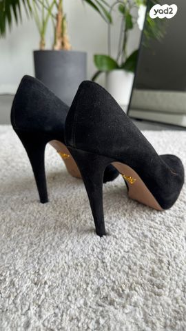 נעלי עקב Prada Black Suede