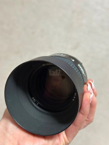עדשת NIKKOR 85mm 1:1.8
