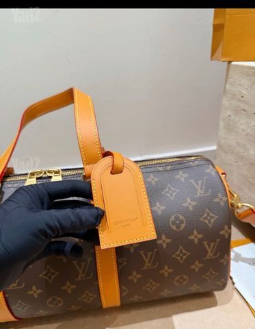 תיק Louis Vuitton