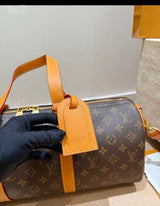 תיק Louis Vuitton