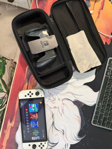 Nintendo Switch OLED לבן
