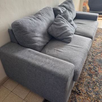 ספה כחולה