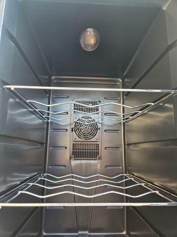 מקרר יינות 18 ליטר