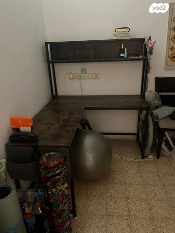 שולחן עבודה- Desk