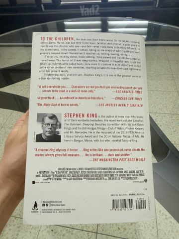 IT מאת Stephen King (באנגלית)