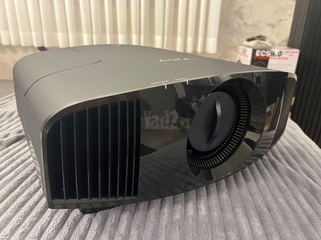 מקרן סוני 4K VPL-VW270ES