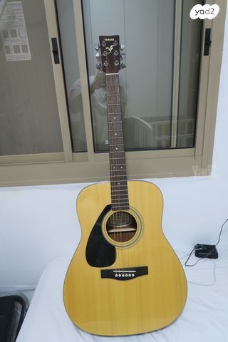 גיטרה Yamaha