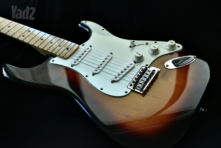 Fender Stratocaster  מצב חדש