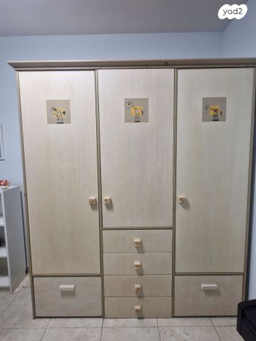 ארון בגדים