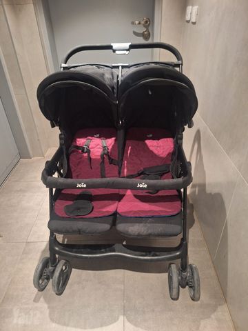 עגלת תאומים