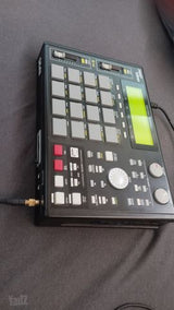 סמפלר mpc 1000