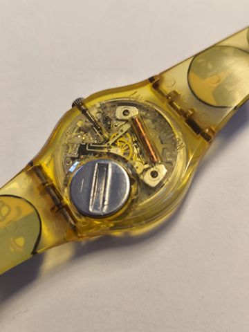 Swatch POP BONES GK230