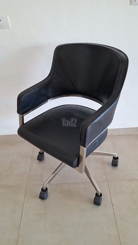כיסא דיונים