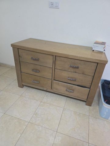 שידת מגירות