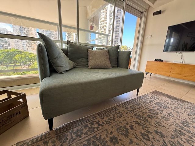 Love seat