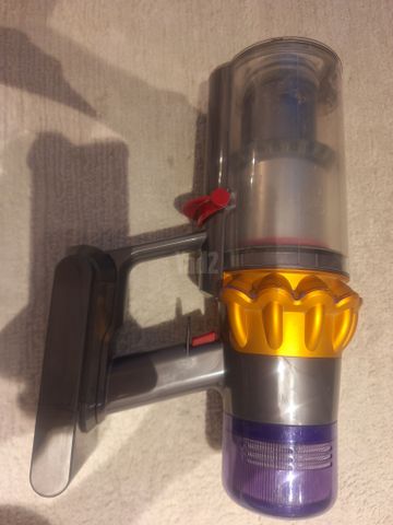 שואב דייסון V15