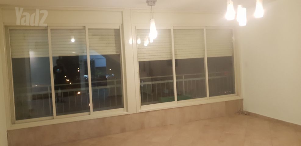 תריס חשמלי