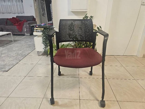כיסא משרדי