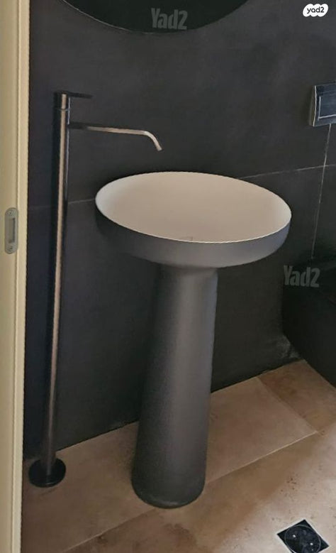 כיור פריסטנדינג כולל הברז!