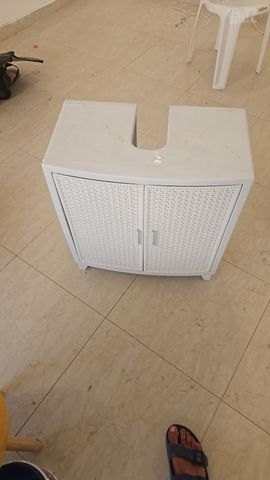 ארון כתר לכיור