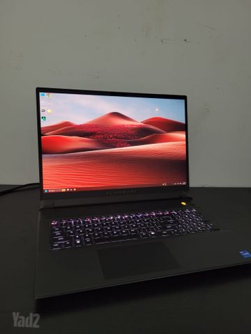 Alienware m18 r2